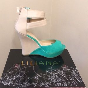 Green/Tan super wedges